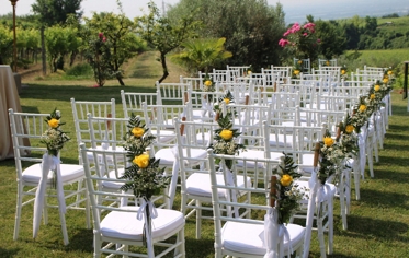 MATRIMONIO CIVILE - L’ALLESTIMENTO NEL GIARDINO