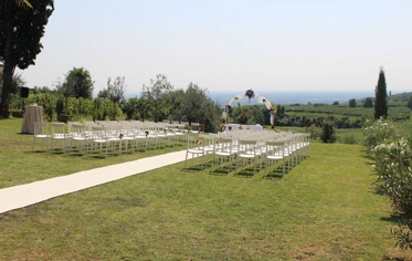 MATRIMONIO CIVILE - L’ALLESTIMENTO NEL GIARDINO