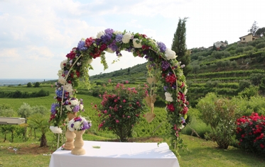 MATRIMONIO CIVILE - L’ALLESTIMENTO NEL GIARDINO