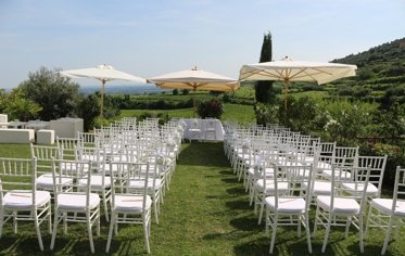 MATRIMONIO CIVILE - L’ALLESTIMENTO NEL GIARDINO