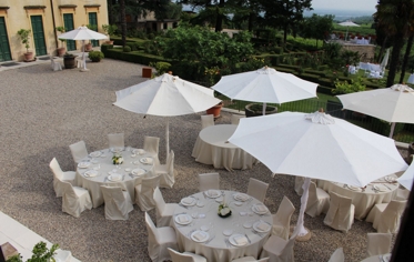 PRANZO / CENA - CORTILE (ALLESTIMENTO)