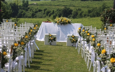 MATRIMONIO CIVILE - L’ALLESTIMENTO NEL GIARDINO