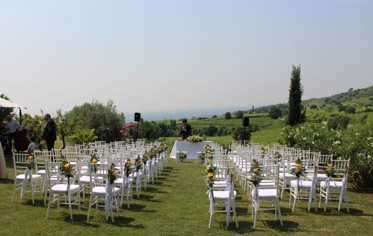 MATRIMONIO CIVILE - L’ALLESTIMENTO NEL GIARDINO