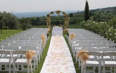 MATRIMONIO CIVILE - L’ALLESTIMENTO NEL GIARDINO