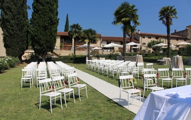 MATRIMONIO CIVILE - L’ALLESTIMENTO NEL GIARDINO